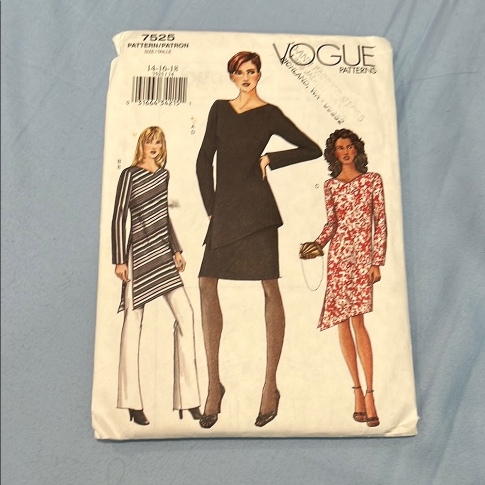 Vogue Black Sheath Dress Long Sleeve Crew Neck